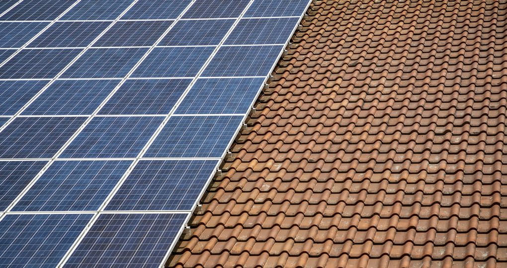 Cómo los paneles solares aumentan el valor de tu propiedad en El Salvador